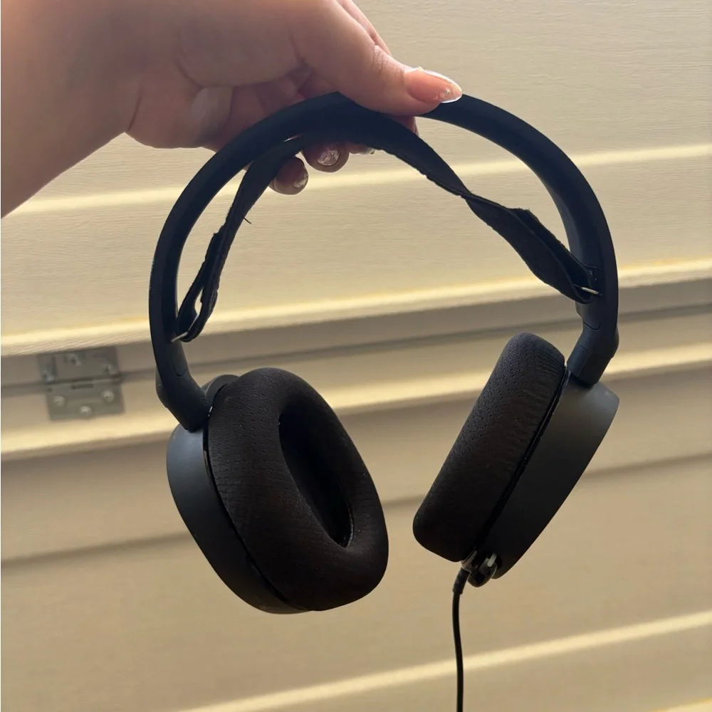 Turtle Beach headphones and steel series headphones